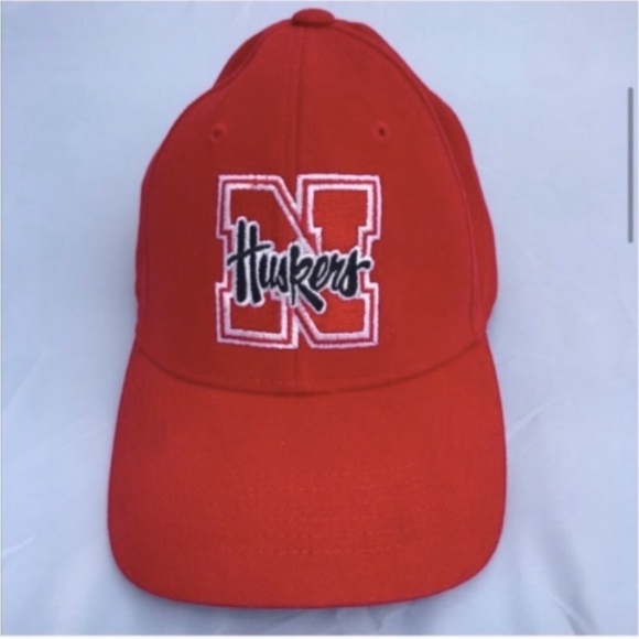Captivating Headgear Nebraska Cornhuskers Adjustable Ball Cap - Picture 2 of 15